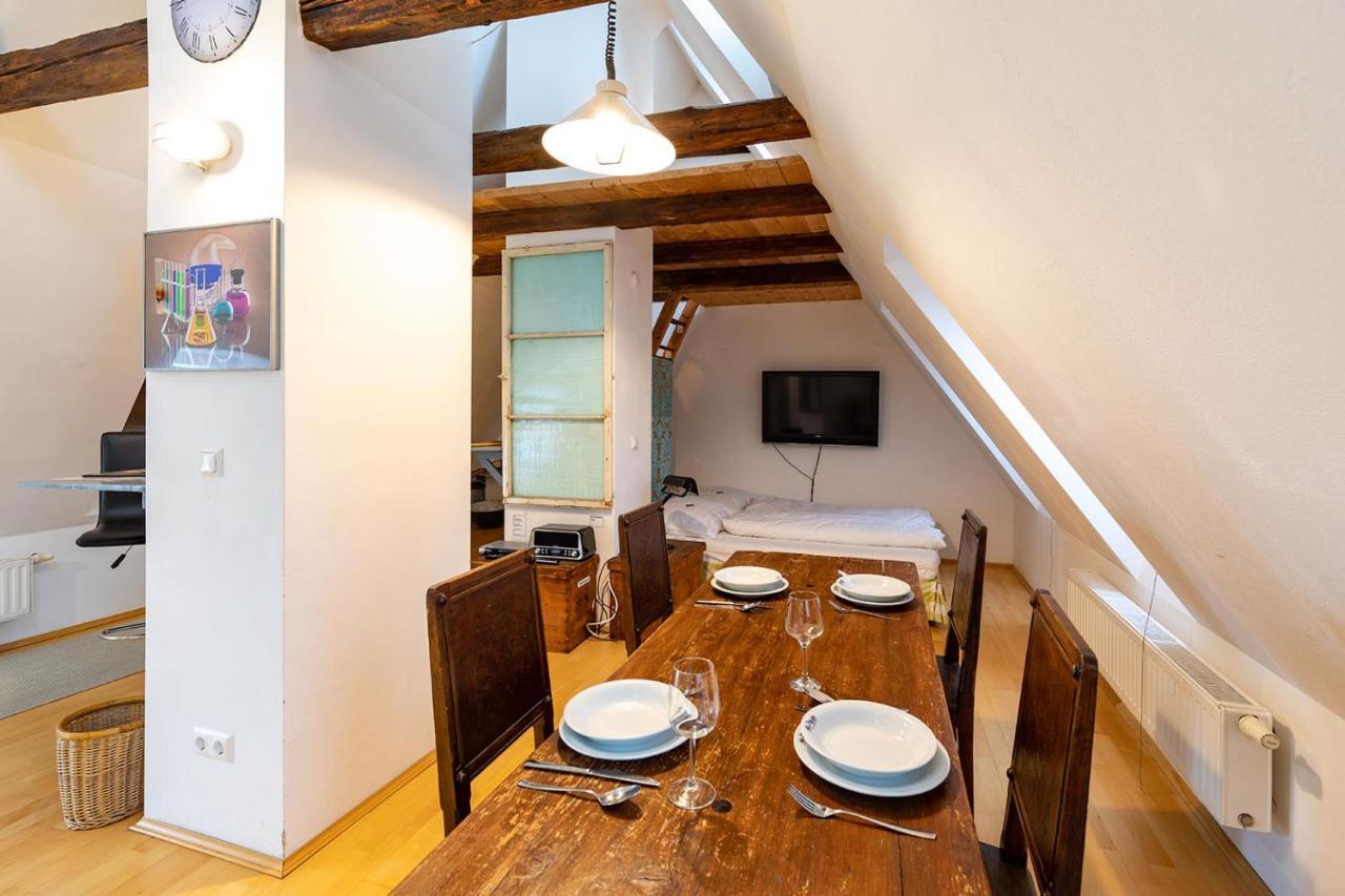 Pharmacy-Loft Apartment Graz Bagian luar foto